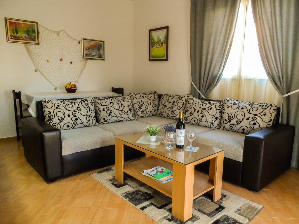 Apartments Miles Utjeha Kültér fotó